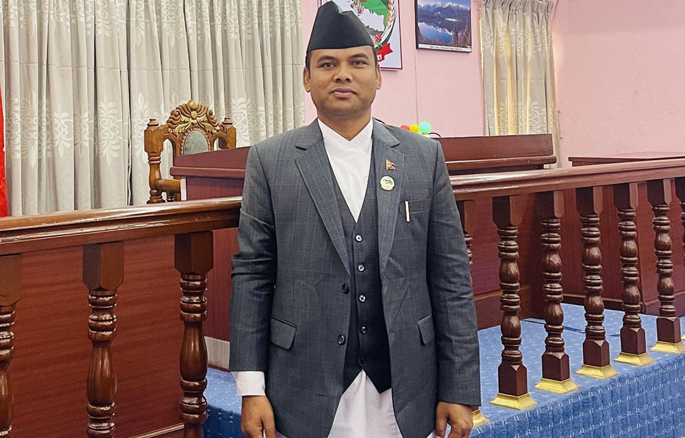 मन्त्री बन्ने  दौडमा रहेका सांसद कुँवरले मन्त्री बन्न नपाएपछि सांसद पदबाट नै दिए राजीनामा