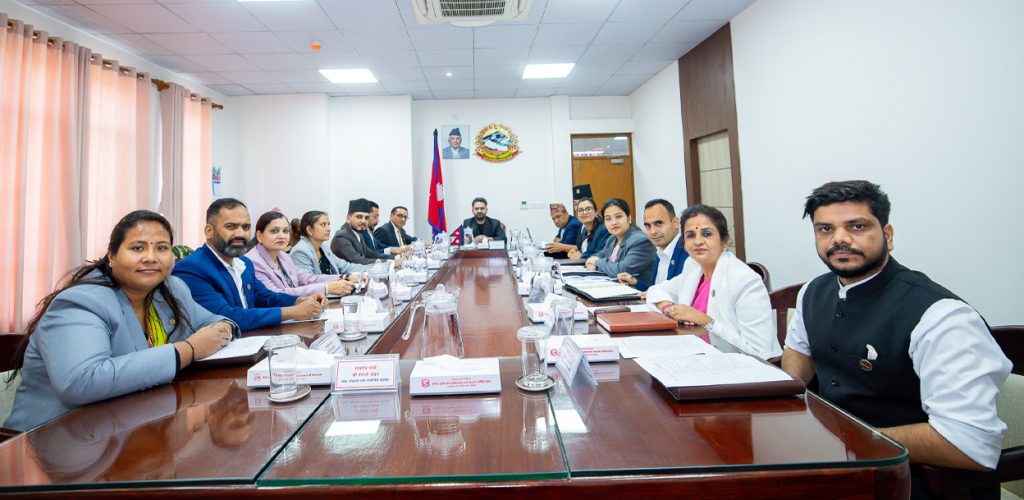 मन्त्रिपरिषद् बैठक बस्दै