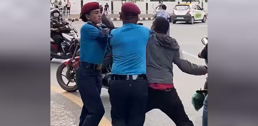बानेश्वरमा चोकमा महिला प्रहरीमाथि कुटपिट