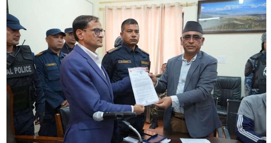 एमालेले काठमाडौँ जिल्ला प्रशासन कार्यालयमा बुझायो विरोधपत्र