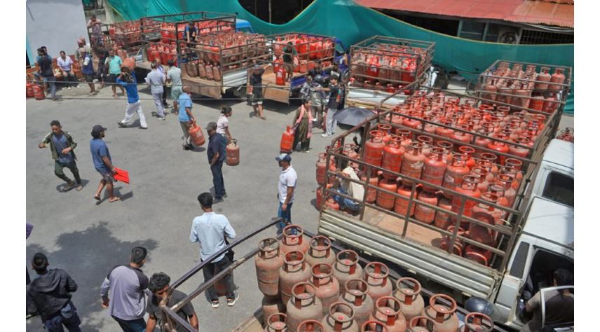 काठमाडौं उपत्यकामा ग्यास वितरणमा विद्यार्थी,असहाय, बिरामी, ज्येष्ठ नागरिक र आश्रमलाई प्राथमिकता