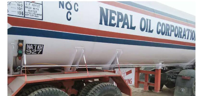 आयल निगमले बढायो ग्यास आयात, एकैदिन भित्रियो १३८ बुलेट