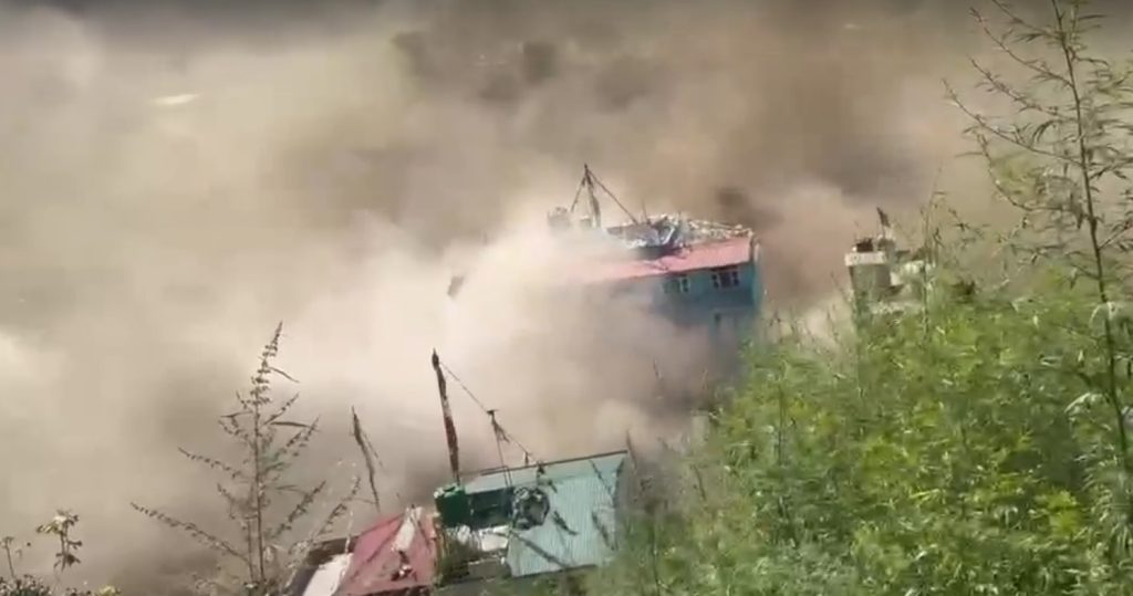 रसुवामा बाढीले प्रहरीका ३ कार्यालय बगायो