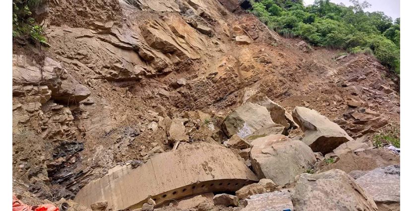 पहिरोले बुटवल-पाल्पा सडक अवरुद्ध