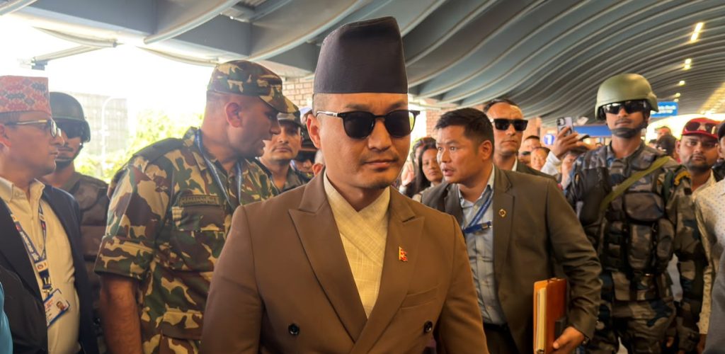 भारत भ्रमणमा निस्किए गृहमन्त्री गुरुङ